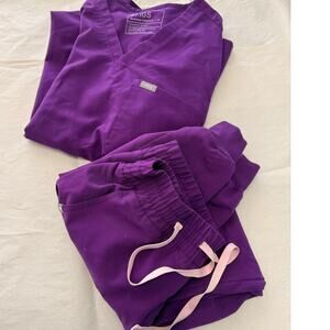 Figs Purple Women’s Scrub Set